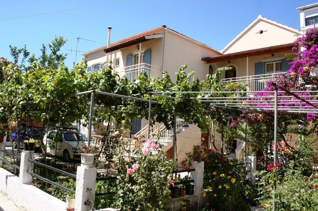 Panayota Apartments Kassiopi Luaran gambar